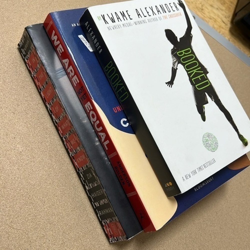 Books BK003
